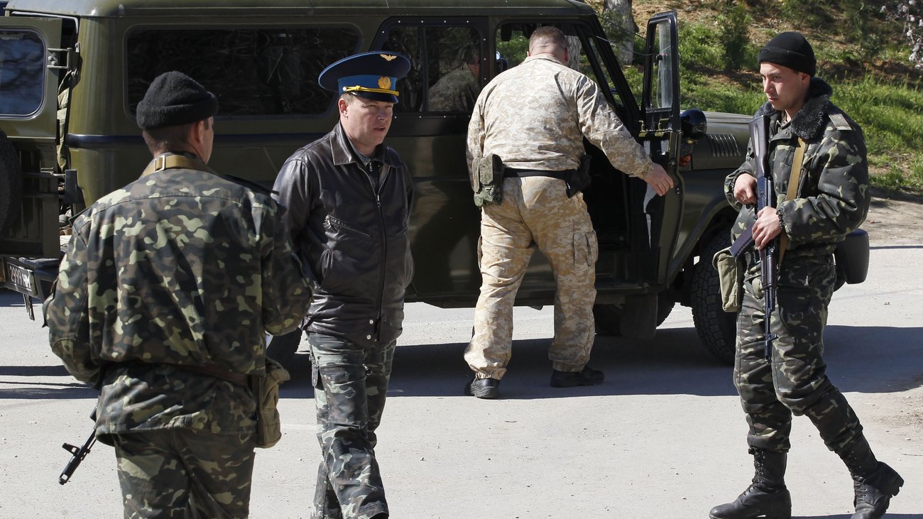 Καζάνι που βράζει η Ουκρανία: Ένας στρατιώτης νεκρός και ένας τραυματίας από πυρά φιλορώσων αυτονομιστών - εικόνα 3