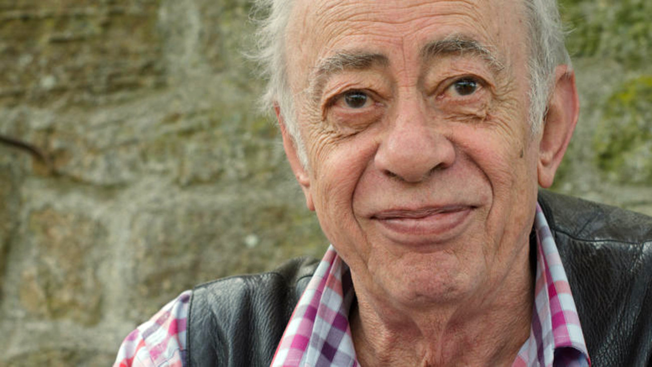 Θλίψη: Πέθανε ο πολυβραβευμένος συγγραφέας Βασίλης Αλεξάκης