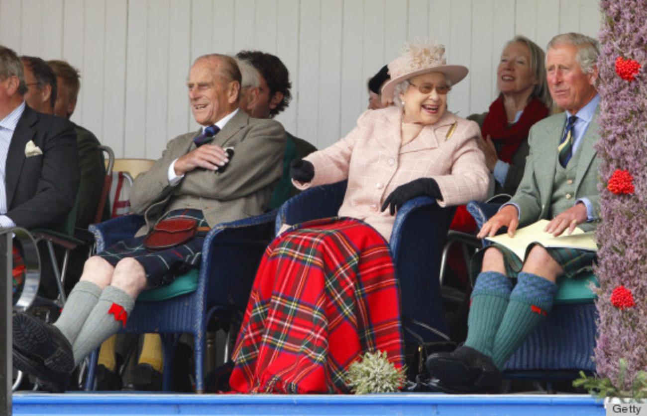 Έλενα Ακρίτα: Συγκινήθηκε (αλήθεια) με τον Κάρολο που φρόντιζε την Καμίλα στην παρέλαση - "Πόσο τρυφερή σκηνή" - εικόνα 9