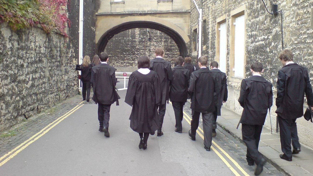 Βρετανία: Πεδίο μάχης η πλατεία Τραφάλγκαρ - Συγκρούσεις αστυνομικών με διαδηλωτές [βίντεο]