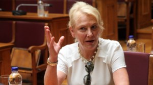 Φωτεινή Πιπιλή για Σαμαρά: "Όταν επαναλαμβάνεις τις ίδιες πολιτικές κρίνεσαι και για τον χαρακτήρα σου" - εικόνα 2