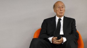 Μητσοτάκης για θάνατο Βαλερί Ζισκάρ ντ' Εστέν: "Με το αεροπλάνο του επέστρεψε η Δημοκρατία στη χώρα μας" - εικόνα 4