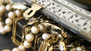 Λάρισα: Διαρρήκτης "spiderman" άδειαζε σπίτια - Σκαρφάλωνε από τις σωληνώσεις και παραβίαζε τις μπαλκονόπορτες