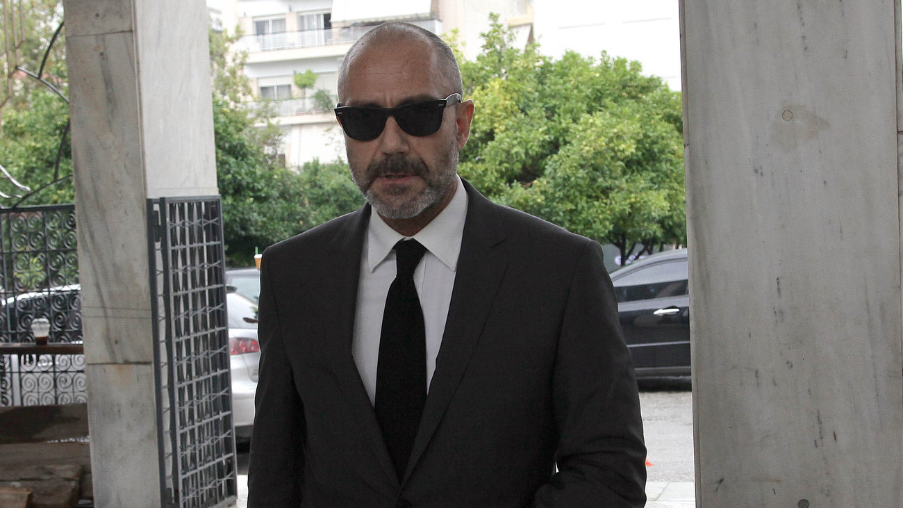 Αλέξης Κούγιας: Τι θα γίνει αν αποδεχθούν τα δύο παιδιά την κληρονομιά του πατέρα τους - Με τι θα βρεθούν αντιμέτωπα - εικόνα 4