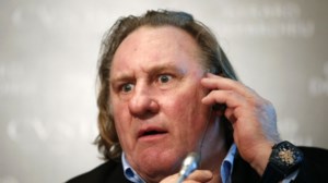 Ο Ζεράρ Ντεπαρντιέ γρονθοκόπησε τον "τελευταίο των παπαράτσι" Ρίνο Μπαριλάρι σε ιστορικό μπαρ της Ρώμης - εικόνα 3