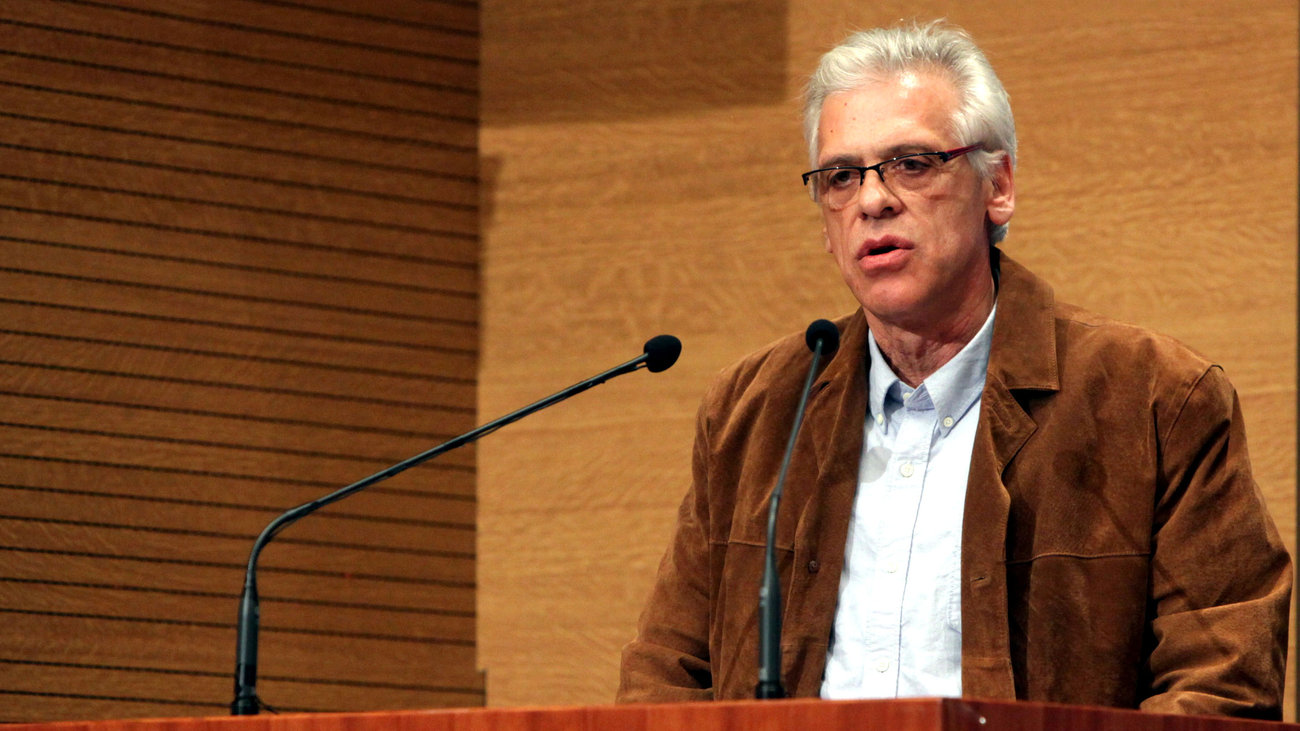 Ο Αρκάς ξαναχτυπά: Η "πειραγμένη" φωτογραφία με τον Πούτιν ως τέκνο του Χίτλερ και του Στάλιν [Εικόνα] - εικόνα 4