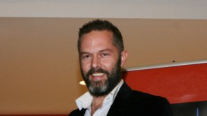 Έμιλυ Κολιανδρή: "Η συνεργασία μου με το Λευτέρη Βογιατζή ήταν δύσκολη – Ξυπνούσα με δυσκολία για να πάω στην πρόβα" - εικόνα 2