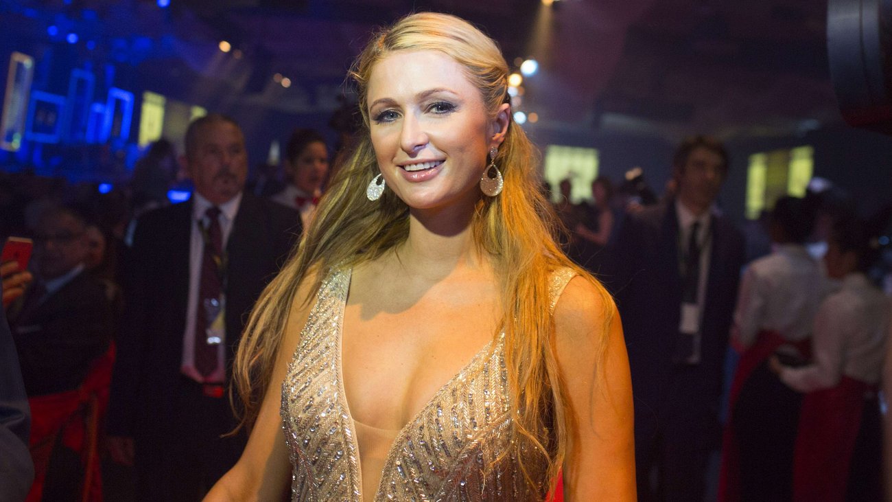 Έγκυος με εξωσωματική γονιμοποίηση η Πάρις Χίλτον λίγο μετά τον αρραβώνα της