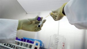 Μικροπλαστικά στο νερό: Η μέθοδος που μπορεί να καταστρέψει μέχρι και το 90% των σωματιδίων πριν μπουν στο σώμα μας