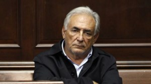 Στρος Καν: Αποκαλύψεις του Netflix για το ροζ σκάνδαλο με την καμαριέρα- "Ηρθε προς το μέρος μου τελείως γυμνός" - εικόνα 3