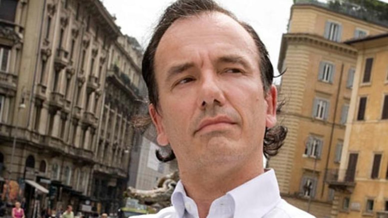 Νέο "χτύπημα" από τον Ιταλό φαρσέρ: Ο Τομάσο Ντεμπενεντέτι "πέθανε" τον Αντώνη Σαμαρά - εικόνα 3