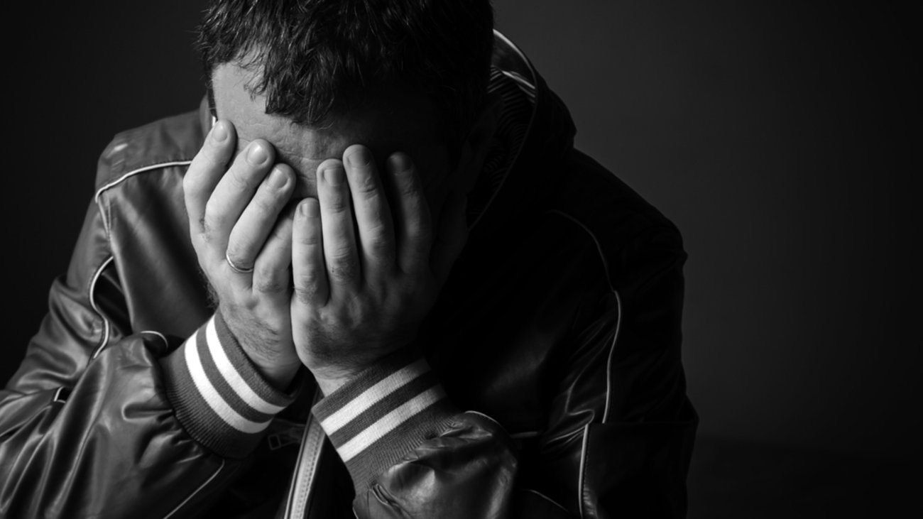 Συγκλονίζει ο Θοδωρής Κατσαφάδος: Η χειροβομβίδα έσκασε μπροστά μου κι ο αδερφός μου διαμελίστηκε [βίντεο]