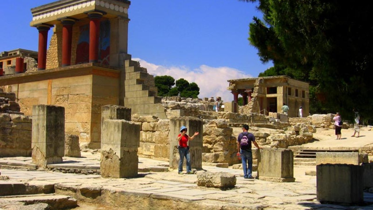 Ανοίγουν αύριο οι αρχαιολογικοί χώροι: Διαχωριστικά πετάσματα στην Ακρόπολη, απολυμαντικά και ξεναγοί με μάσκες - εικόνα 2