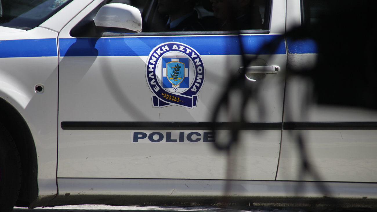 Πειραιάς: ΙΧ έπεσε στο λιμάνι - Στο νοσοκομείο η οδηγός