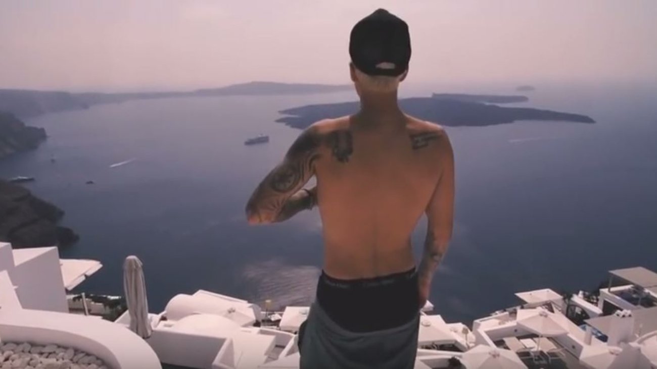 Εγινε πατέρας ο Τζάστιν Μπίμπερ: Γέννησε η Χέιλι - H πρώτη φωτογραφία του μωρού