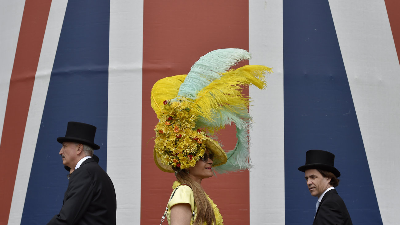 Ιπποδρομίες της Αγγλίας: Στο ντουλάπι τα εξωφρενικά καπέλα και τα ημίψηλα;  - Σοκ για τους συντηρητικούς κύκλους - εικόνα 2