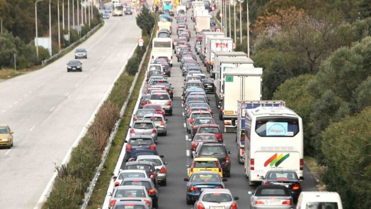Μαζική η έξοδος του Δεκαπενταύγουστου: Kίνηση στις εθνικές οδούς, δεν πέφτει καρφίτσα στα πλοία - Πού υπάρχουν προβλήματα - εικόνα 8