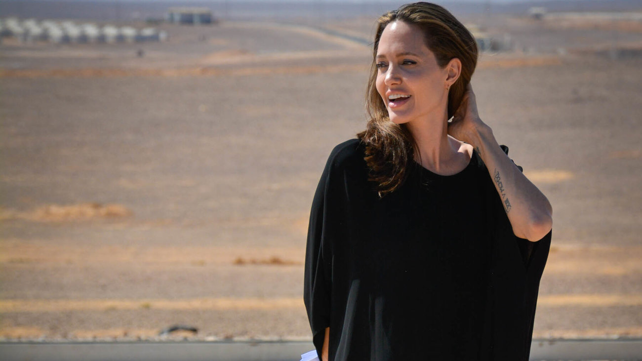 Less is more: Η εμμονή της Αντζελίνα Τζολί για τα ουδέτερα χρώματα και το μυστικό της κομψότητας - εικόνα 6