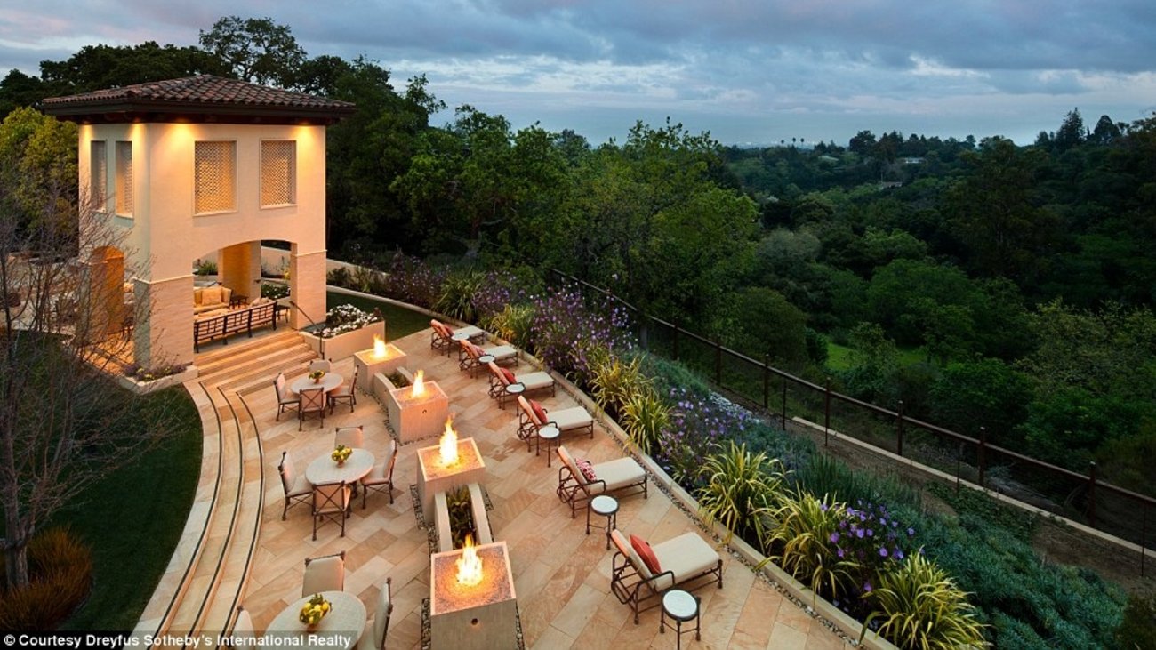 Παγκόσμια ανησυχία από το "λουκέτο" στη Sillicon Valley Bank - Ποια είναι η τράπεζα που τάραξε τα χρηματιστήρια