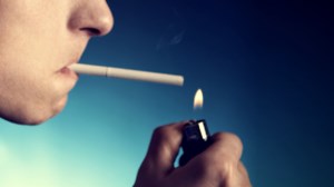 Ο Παπαστράτος νίκησε την Marlboro: Το IQOS άφησε πίσω τα τσιγάρα