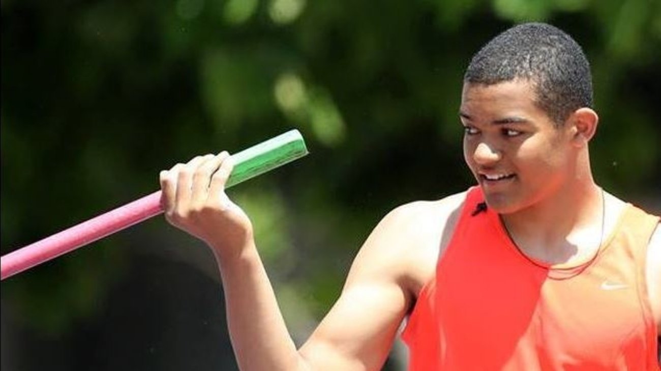 Συνταρακτικός ο Μανόλης Καραλής: "Μας χτυπούσαν, καθόμασταν και κλαίγαμε με την αδελφή μου" - εικόνα 2