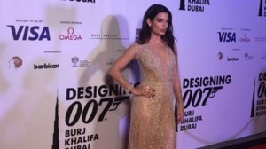 Ιωάννα Τριανταφυλλίδου: Πανέμορφη με μπλε ανοιξιάτικο κοστούμι και πορτοκαλί γόβες - εικόνα 5