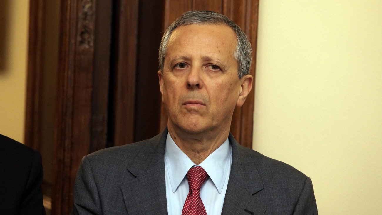 Σάλος και νέα πολιτική κόντρα για τη φανέλα της Εθνικής - Ποιοι βλέπουν "σταυρό με αγκυλωτές απολήξεις" - εικόνα 4