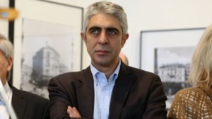 Τα γυρνάει τώρα ο Γιώργος Τσίπρας και αρνείται ότι είπε να πληρώνουν όλοι τις ζημιές των μαθητών- Αλλά στο βίντεο άλλα λέει...