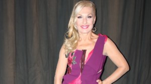 Σόφη Ζαννίνου: "Γιατί να έχω έναν μεγάλο άνθρωπο δίπλα μου; Για να πηγαίνω να ανάβω κεριά στα μοναστήρια;"