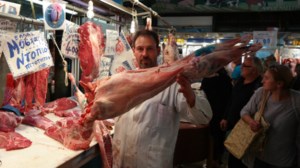 Η Ευρώπη "γνωρίζει" τον ελληνικό οβελία - Πού διαμορφώνονται φέτος οι τιμές ενόψει Πάσχα