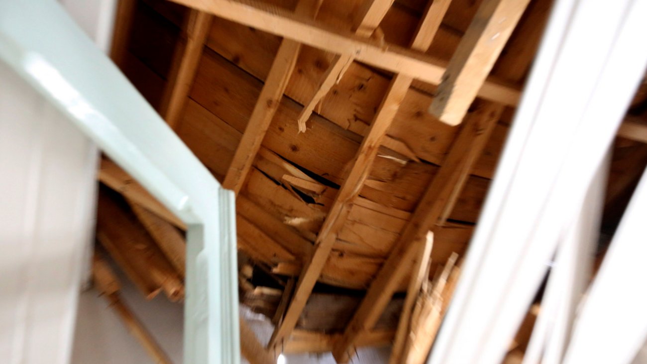 Ξαναχτίζεται η σεισμόπληκτη Βρίσα στη Λέσβο: 90 άδειες και 65 οικοδομές