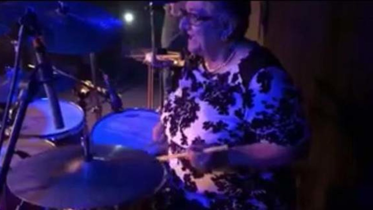 Μαρίζα Ρίζου: Ο μπαμπάς μου ερχόταν οριακά μεθυσμένος από το άγχος του και έφευγε λιάρδα από τα live μου