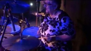 Μαρίζα Ρίζου: Ο μπαμπάς μου ερχόταν οριακά μεθυσμένος από το άγχος του και έφευγε λιάρδα από τα live μου