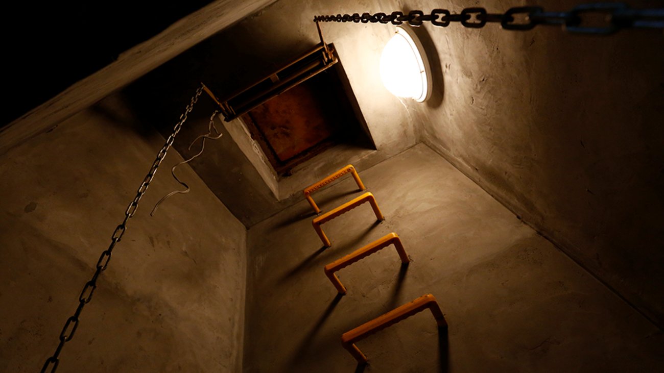 Πυρηνικά καταφύγια κατασκευάζονται στην Αττική - Η έξοδος κινδύνου και το σύστημα εξαερισμού [βίντεο]