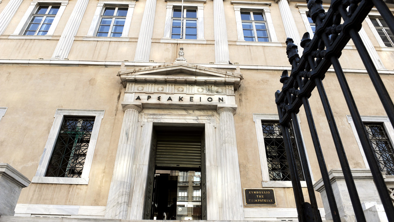 Ο συγγραφέας Χρήστος Χωμενίδης γράφει γράμμα σε ένα κορίτσι που θα αποτύχει στις Πανελλαδικές