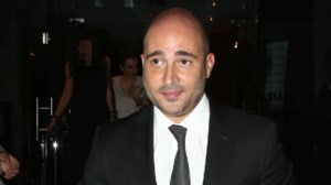 Χαμός με τον Σπύρο Γραμμένο - Τραγούδησε στην ΕΡΤ "Είμαι κουκουλοφόρος": Πλεύρης - Μαρκόπουλος κατέθεσαν... ερώτηση στη Βουλή - εικόνα 4