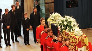 Χάρι και Μέγκαν vs Κέιτ και Γουίλιαμ: Ο φόρος τιμής και απόλυτη αδιαφορία στη Νταϊάνα - εικόνα 3