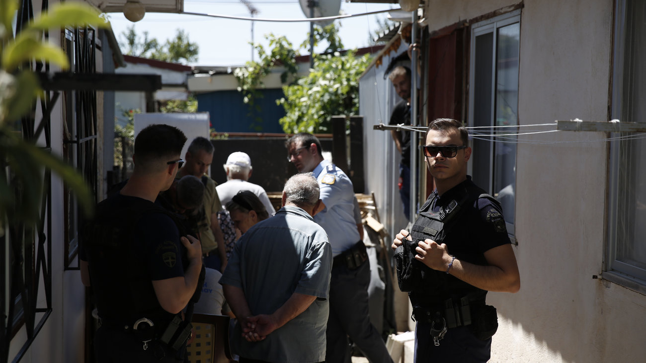 Φόβος και τρόμος στο Μενίδι από τις αδέσποτες σφαίρες: Σοκάρει καταγγελία κατοίκου για τους πυροβολισμούς - εικόνα 2