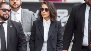 Μίλα Κούνις - Άστον Κούτσερ: Δείτε το απίθανο σπίτι τους - Αγροικία από ξύλο, τσιμέντο και γυαλί - εικόνα 2