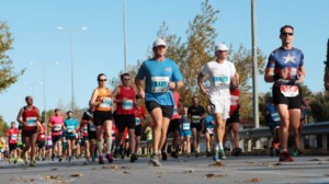 Αυθεντικός Μαραθώνιος Αθήνας 2025: Ενισχύονται τα δρομολόγια του Μετρό - Κλειστές τρεις στάσεις του Τραμ