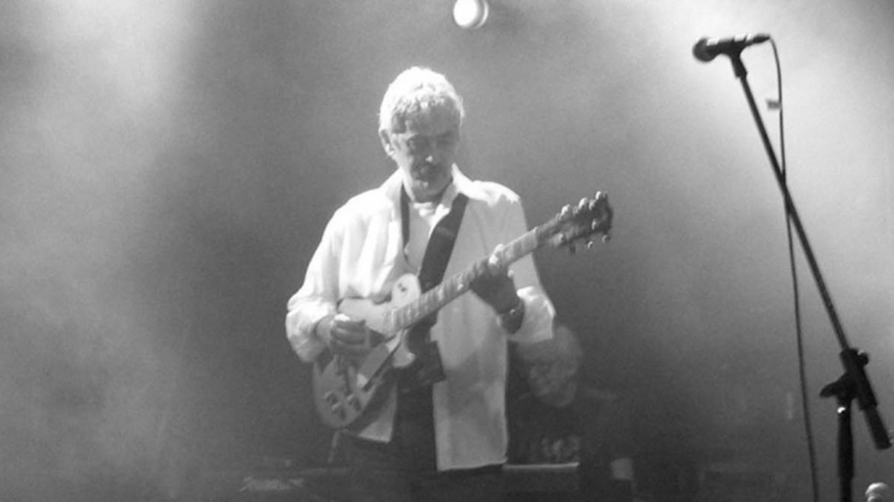 Ηλίας Μαρινάκης: Το τελευταίο αντίο στον μπασίστα των Πελόμα Μποκιού - Αποτεφρώθηκε στη Ριτσώνα [εικόνες-βίντεο] - εικόνα 2