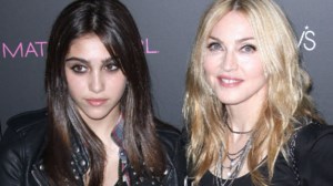 Λούρδη Λεόν: Η κόρη της Μαντόνα περπάτησε με εντυπωσιακό Catsuit στην πασαρέλα - εικόνα 3