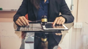 Ξαναβγαίνει στο σφυρί η πολυτελής κατοικία του Βασίλη Τσιάρτα στο Μαρούσι