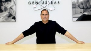 Στιβ Τζομπς: Οι φθαρμένες δερμάτινες παντόφλες του πουλήθηκαν σε δημοπρασία για 218.000 δολάρια - εικόνα 2