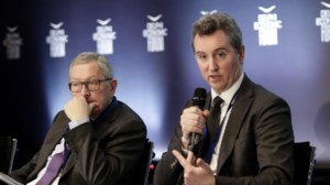 Economist - Τόμσεν και Βίζερ: Διογκώνεται το χρέος - Το λάθος που έγινε στην Ελλάδα