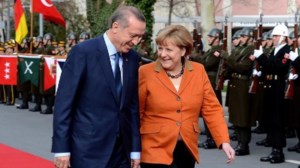 Ο Ερντογάν επιτίθεται πάλι στον Μακρόν: "Θέλει να χειραγωγήσει το Ισλάμ και τους Μουσουλμάνους"
