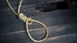 Παραλίγο τραγωδία στο Βελεστίνο: Γυναίκα κρεμάστηκε στο μπάνιο της για να αυτοκτονήσει - Την πρόλαβε ο άντρας της