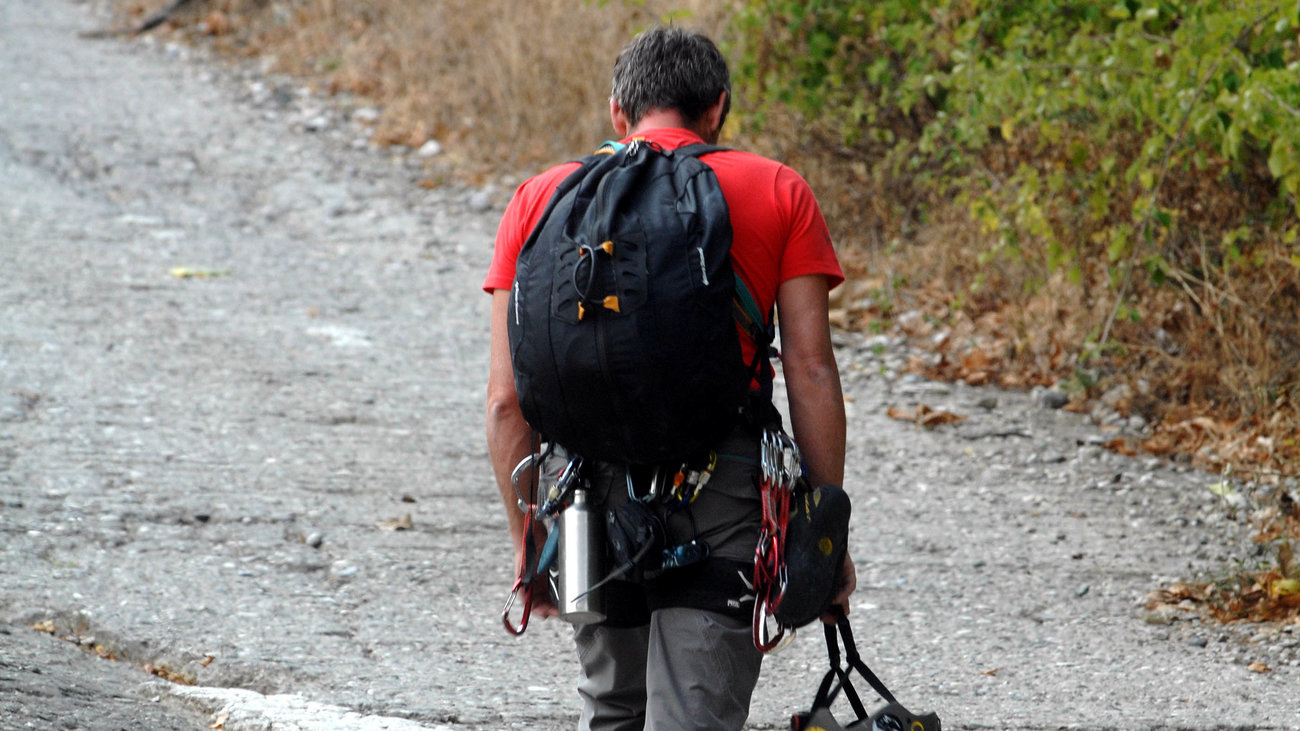 Βίλια: Νεκρός ανασύρθηκε άνδρας από δύσβατη περιοχή