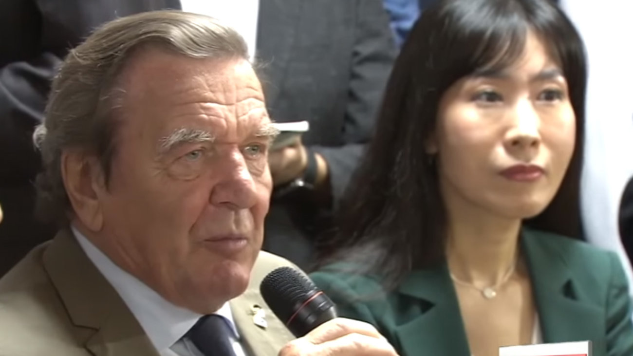 Ουκρανία: Το SPD διέγραψε τον Σρέντερ από τη λίστα των "μεγάλων σοσιαλδημοκρατών" μετά τον σάλο για τη στάση του - εικόνα 4