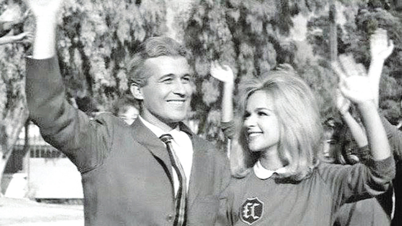 Γιάννης Μπέζος: Το μεγάλο λάθος της Αλίκης Βουγιουκλάκη ήταν ότι πάνω στη σκηνή έκρυβε...